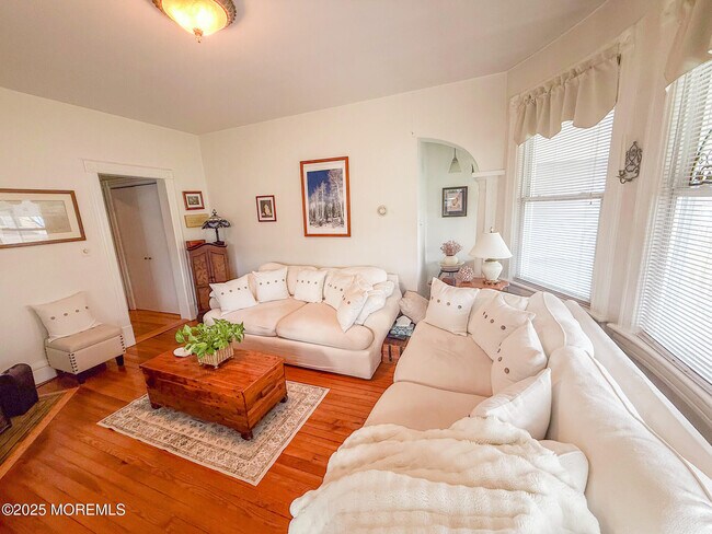 Foto del edificio - 47 Burlington Ave