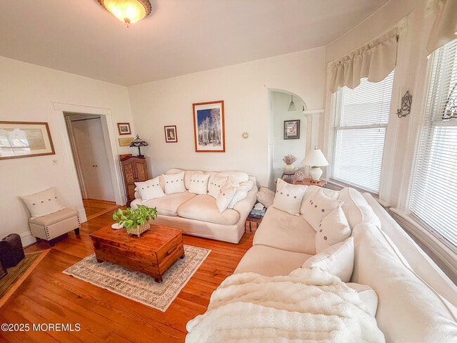 Building Photo - 47 Burlington Ave