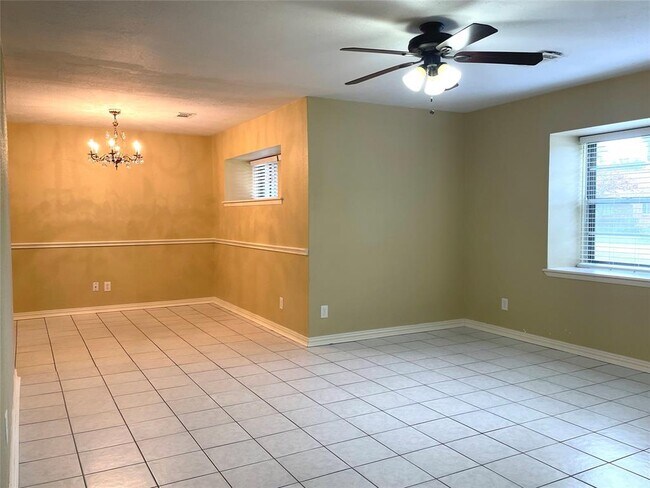 Building Photo - 10126 Metronome Dr