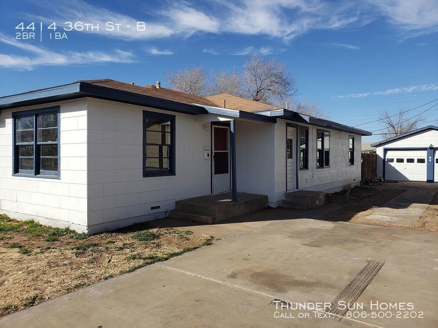 Foto principal - 4414 36th St - B - 2 beds, 1 full bath