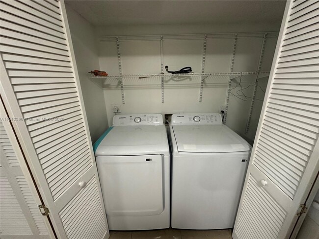 Foto del edificio - 8600 SW 212th St