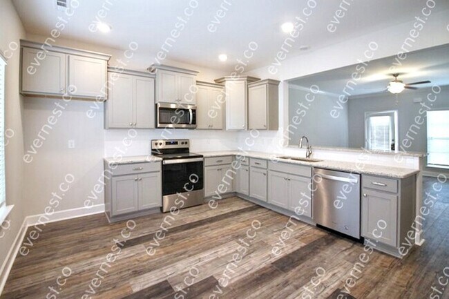 Foto del edificio - 821 Goswell Dr