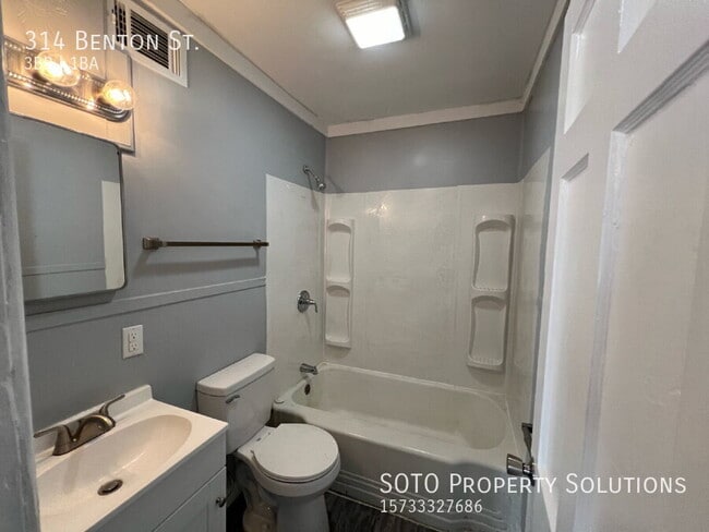 Building Photo - 314 Benton St