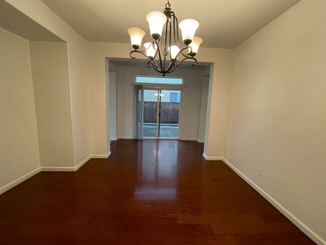 Foto del edificio - 1513 Sturm Dr