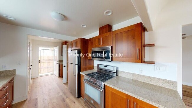 Foto del edificio - 3368 Monroe Ave