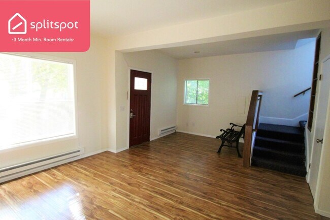 Foto del edificio - Private room in 5 bedroom Seattle Apartmen...