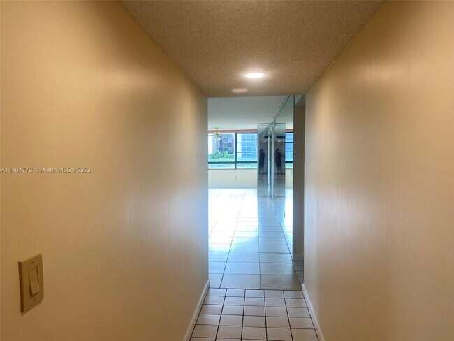 Building Photo - 10324 E Clairmont Cir
