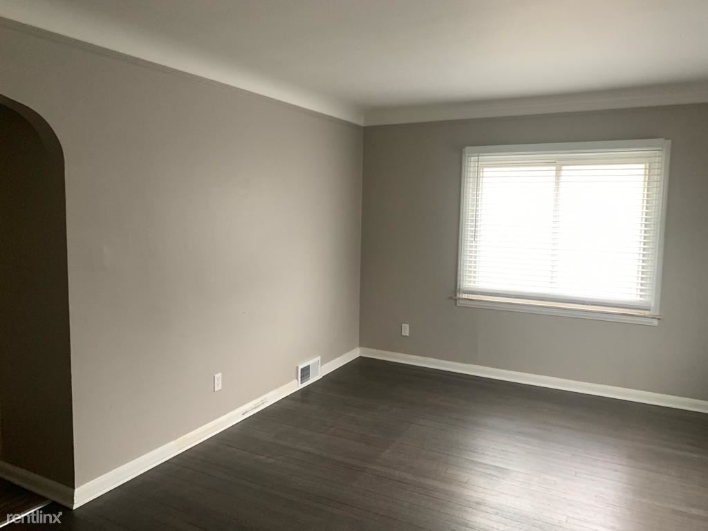 Primary Photo - 2 br, 1 bath House - 207 W 13 Mile Rd
