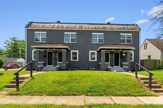 Building Photo - 625 E Gates St