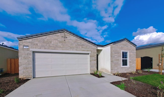 Building Photo - Beautifully Built Home 3BR 2BA!