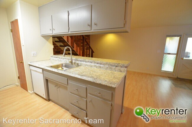 Building Photo - 2 br, 1 bath House - 5061 Rhode Island Dr. #2