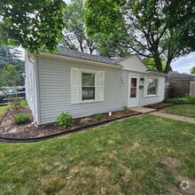 Building Photo - 303 E Thirteen Mile Rd