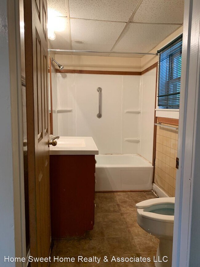 Building Photo - 2 br, 1 bath House - 746 S Kansas Ave