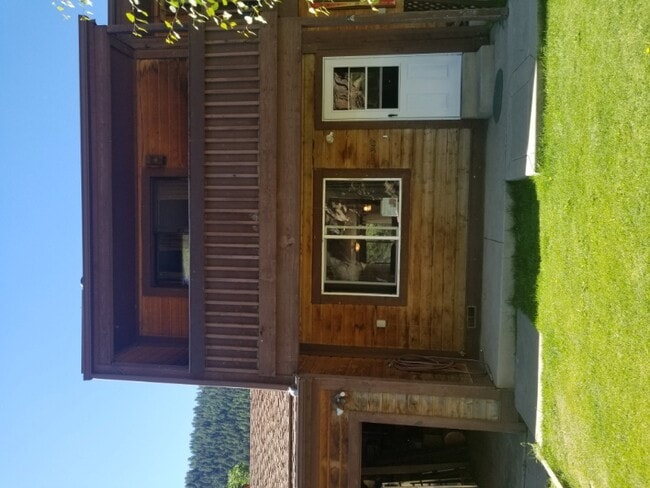 Building Photo - 3107 Riverside Dr