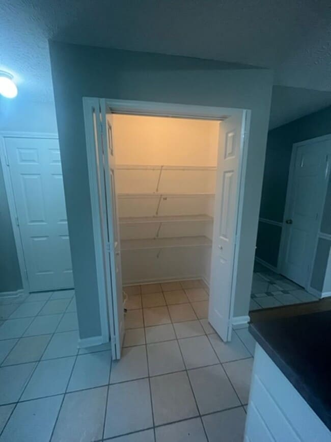 Building Photo - 1100 Tap Root Ct