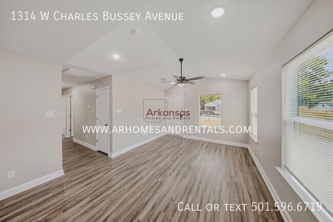 Foto del edificio - 1314 W Charles Bussey Ave
