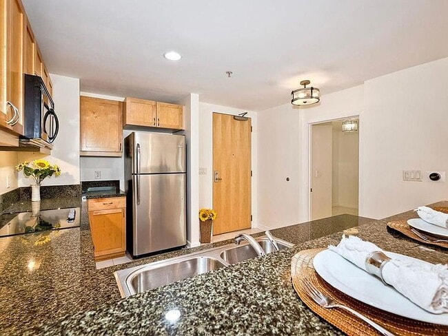 Foto del edificio - "Urban Oasis: Spacious 1-Bedroom with Granite  Finishes in Downtown San Diego"