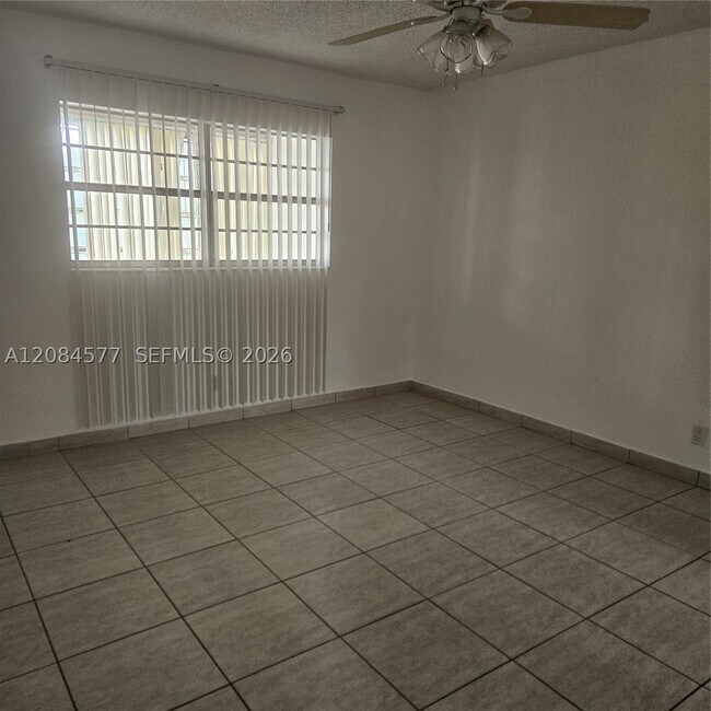 Foto del edificio - 5021 W Oakland Park Blvd