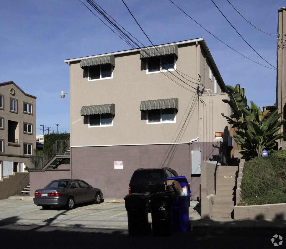 Building Photo - Riley Street