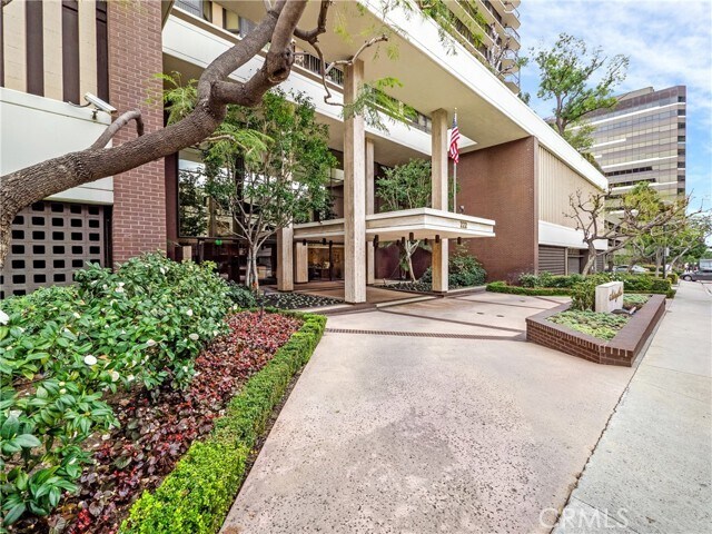 Foto del edificio - 222 Monterey Rd