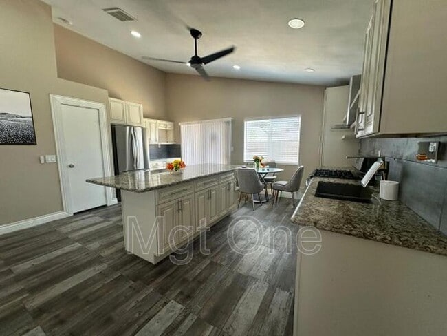 Foto del edificio - 543 Prairie Way