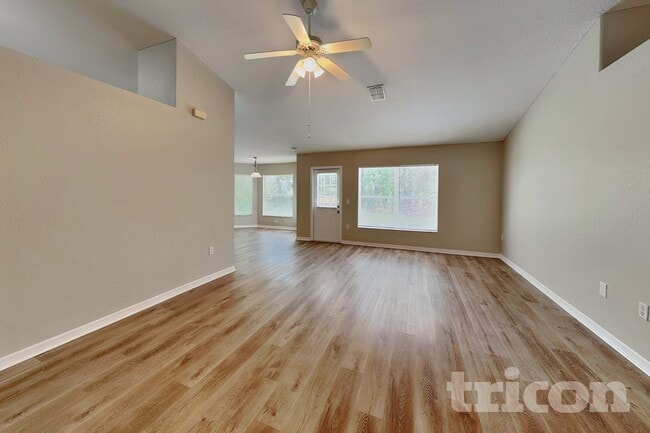 Building Photo - 8 Matricaria Ct