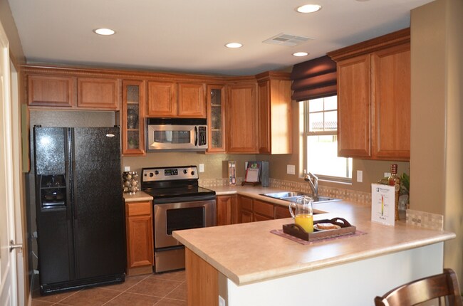 Building Photo - 2256 S Ponderosa Dr