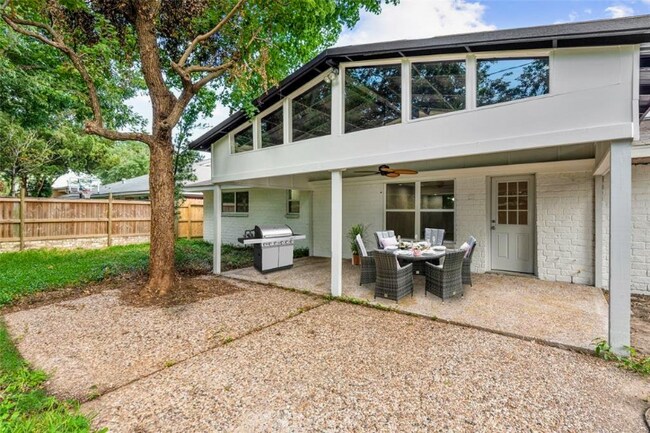 Building Photo - 4018 Silverwood Dr