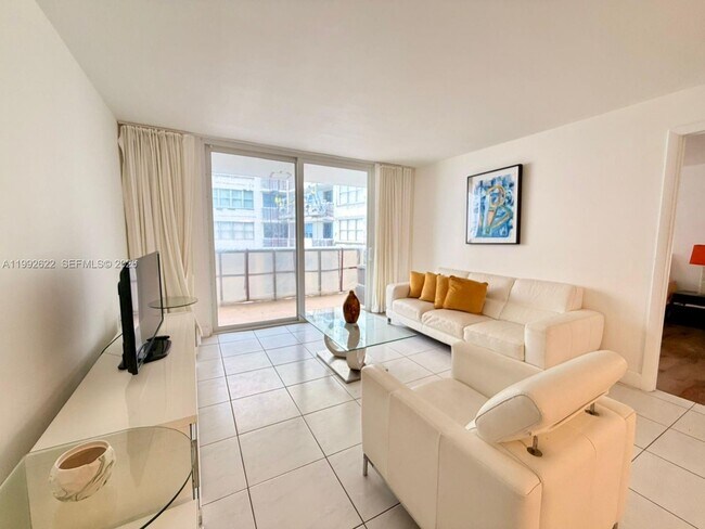 Foto del edificio - 6039 Collins Ave