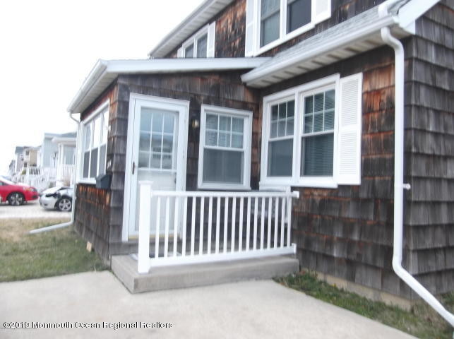 Foto del edificio - 304 Eisenhower Ave