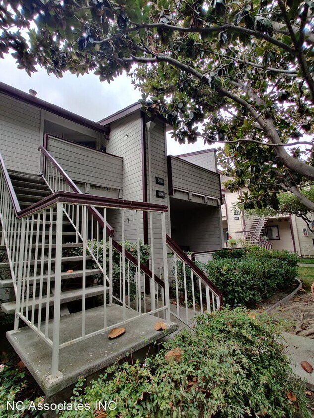 Foto principal - 6252 Civic Terrace Ave