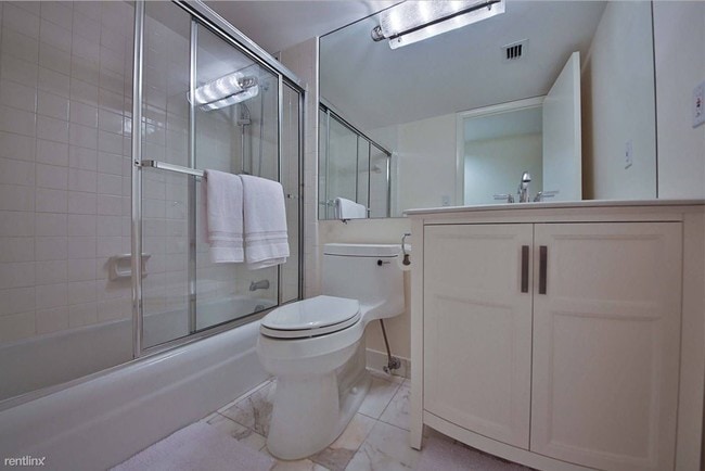 Building Photo - 2 br, 2 bath Condo - 3110 Adeline St # 117