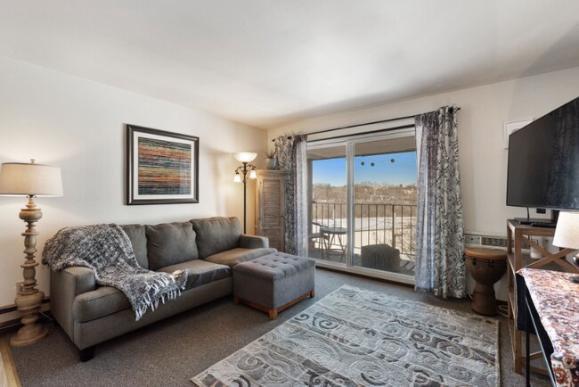 Foto del edificio - 7900 Harwood Ave