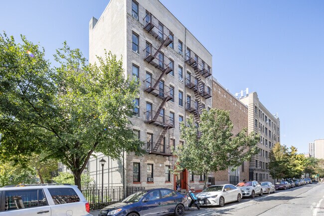 Building Photo - 560 W 170th St