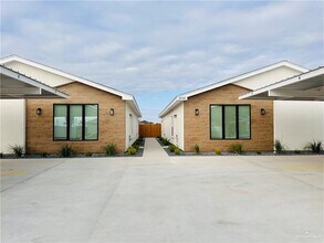 Building Photo - 14 E Viviana St