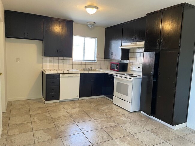 Building Photo - 4617 Livingston Way, Sacramento, Ca 95823