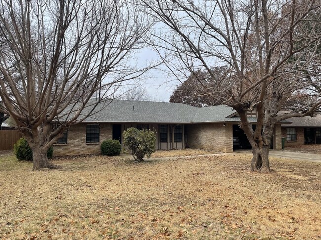 Building Photo - 911 Kings Canyon Dr