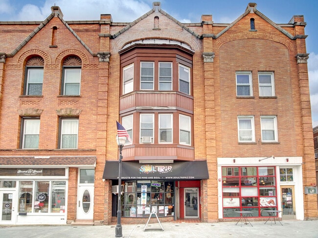 Building Photo - 26 Division St