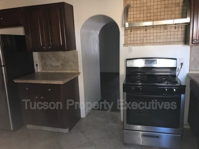 Building Photo - 841 S 8th Ave