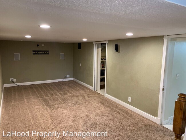 Building Photo - 3 br, 2 bath House - 208 w Melbourne