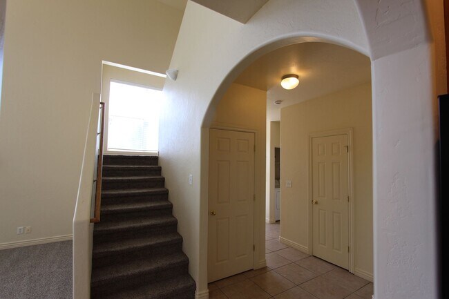 Foto del edificio - $500 Off Move-In Special – Spacious 4-Bed ...
