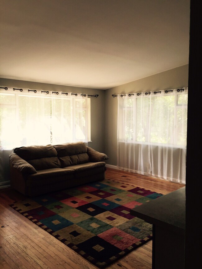Living Room - 1801 S Milwaukee St
