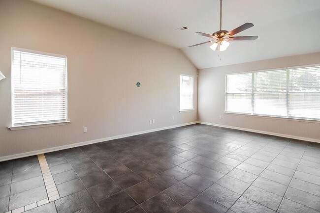 Foto del edificio - 3410 Falcon Trail Ct