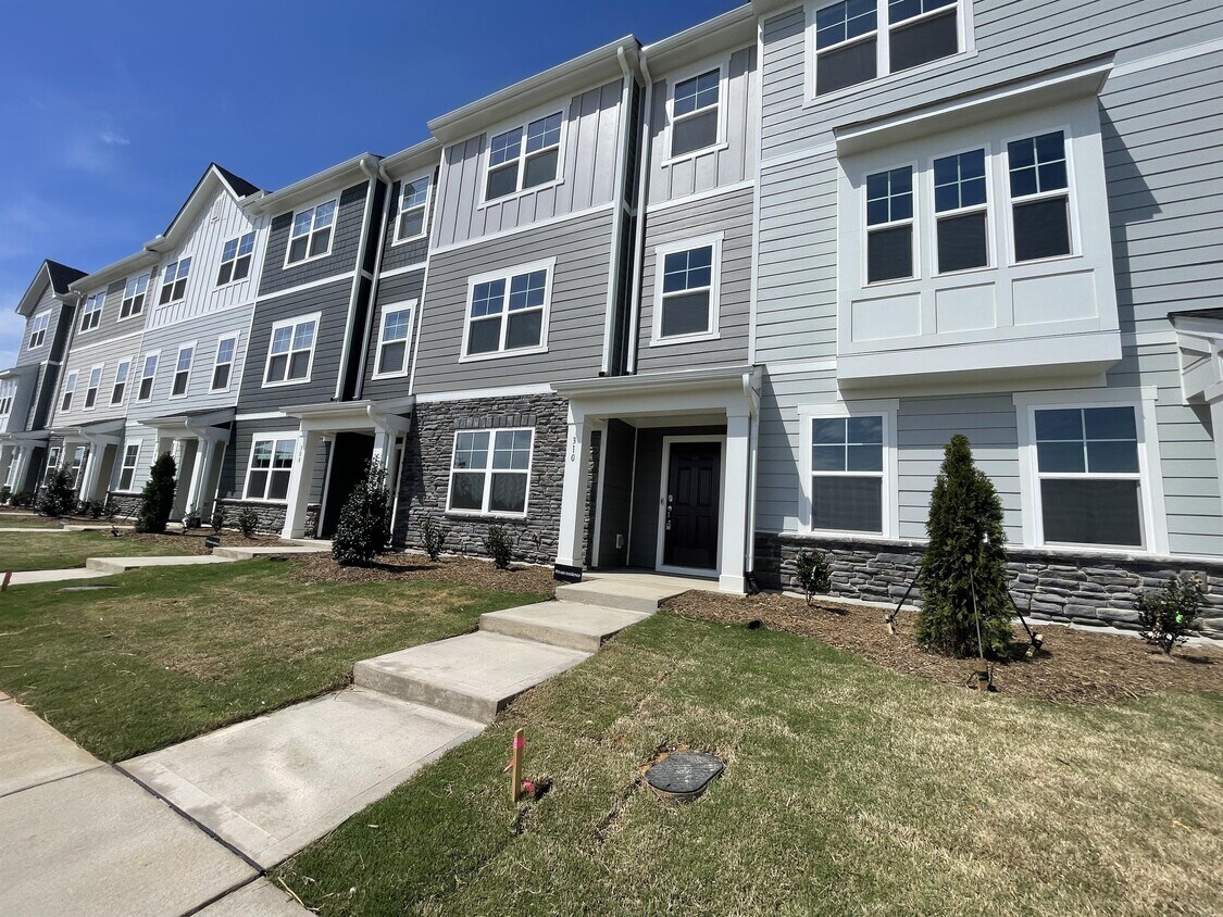 310 Leland Crst Dr, Apex, NC 27539 Townhome Rentals in Apex NC