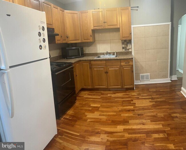 Foto del edificio - 2529 S Franklin St