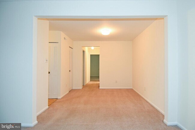 Building Photo - 3314 Woodburn Village Dr