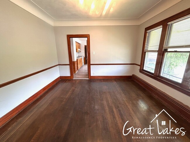 Foto del edificio - 5204 Beaconsfield St