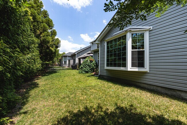 Building Photo - Elegant 4-bedroom Home in Desirable Callonwood Neighborhood in Matthews, NC