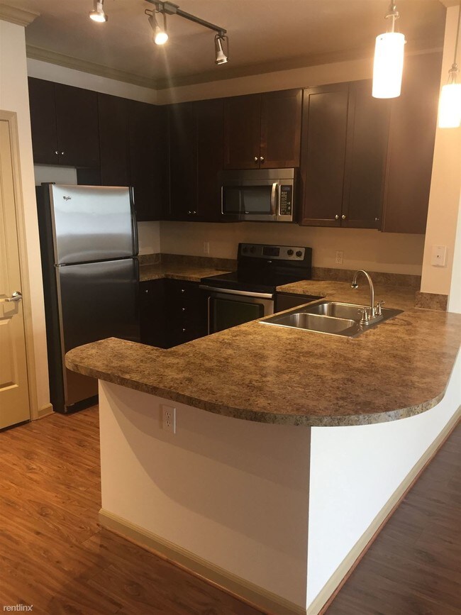 Foto del edificio - 9417 Dowden Rd