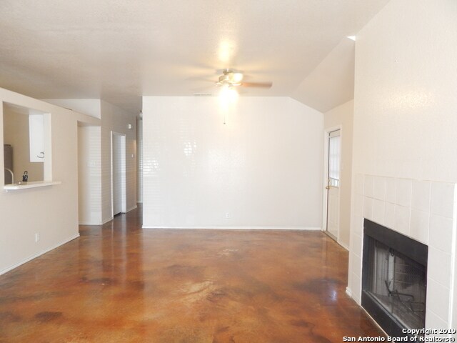 Foto del edificio - 7911 Cerezo